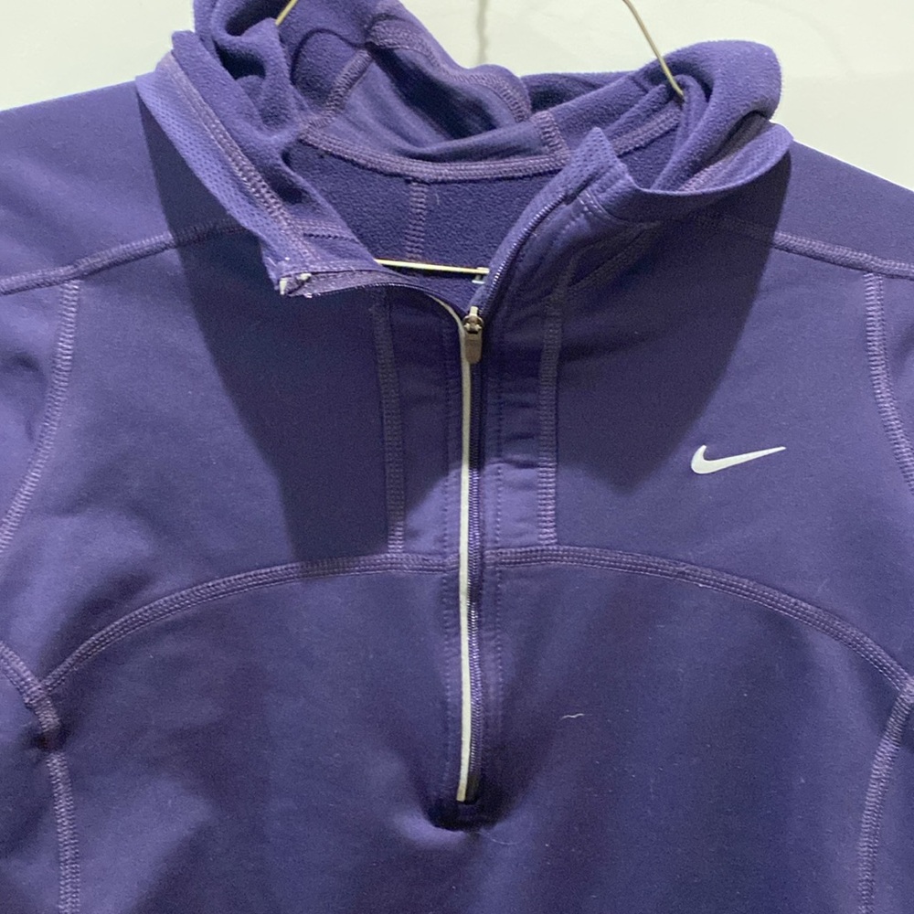 Nike Women’s 1/4‎ Zip Dri-Fit Hoodie.  Purple.  Size Medium.  One Side Pocket. - Picture 2 of 7